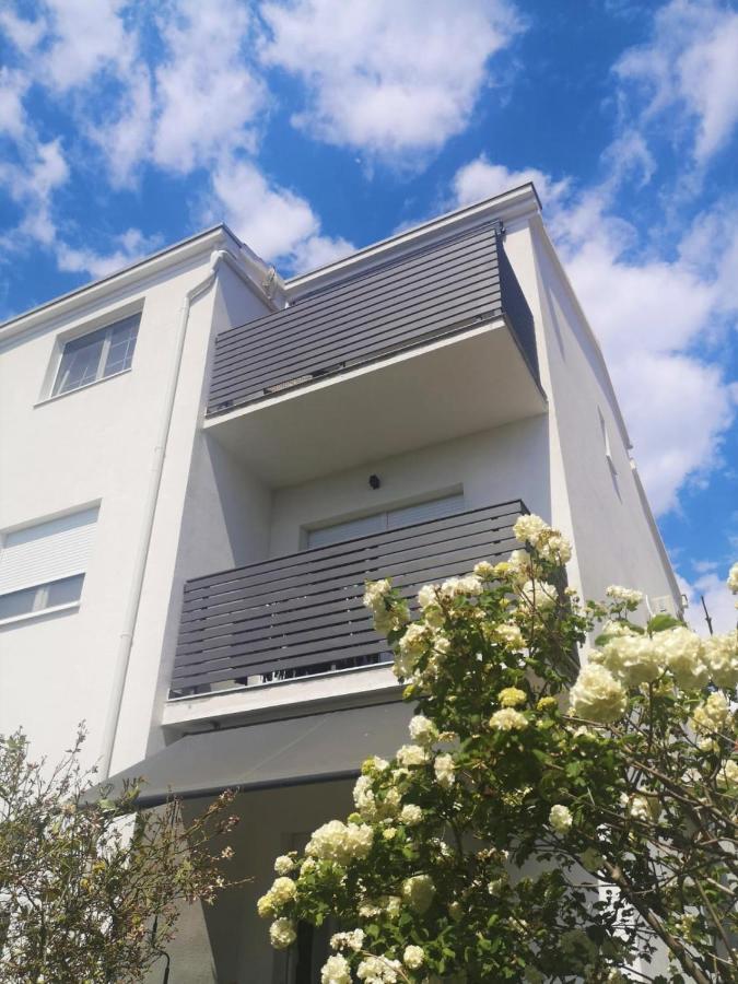 Apartments Tanja Kastela Bagian luar foto